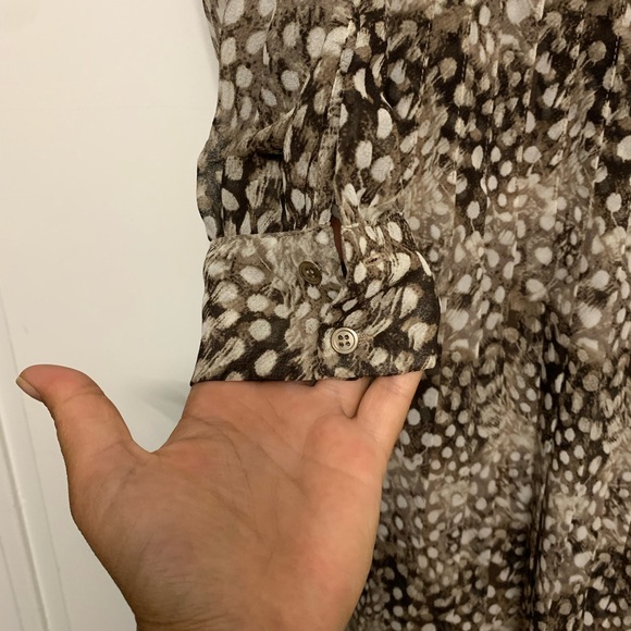 Beautiful light long sleeve knee length dress - Picture 4 of 6